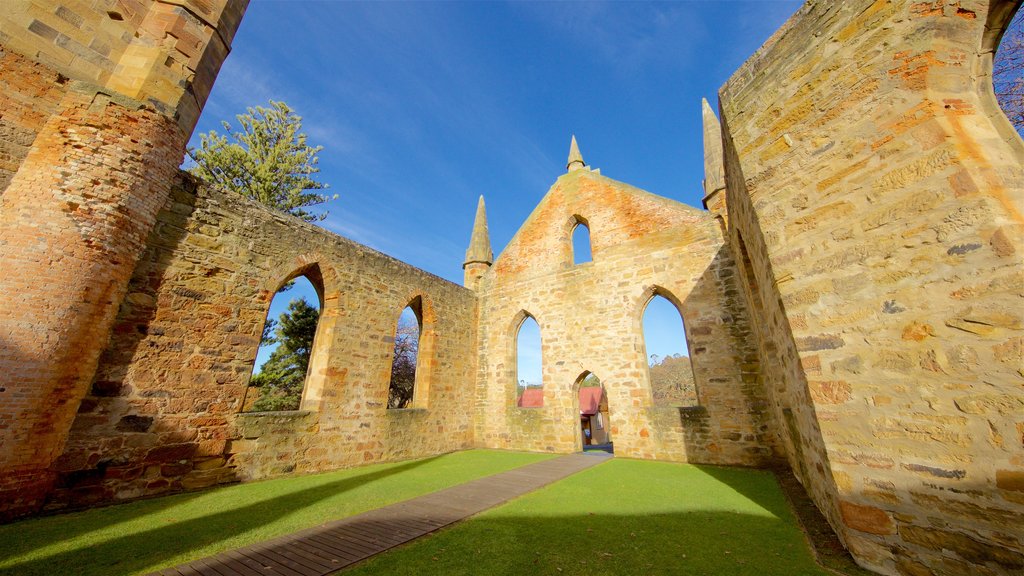 Port Arthur Historic Site som inkluderar ett slott, ruiner och historiska element