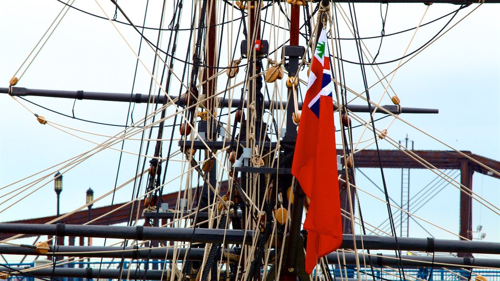 Boston Tea Party Ship mettant en vedette navigation