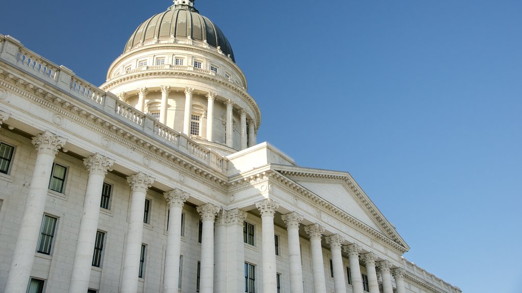 Utah State Capitol featuring an administrative building and heritage architecture