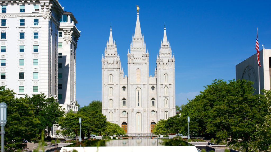 Salt Lake Temple showing heritage architecture and a church or cathedral