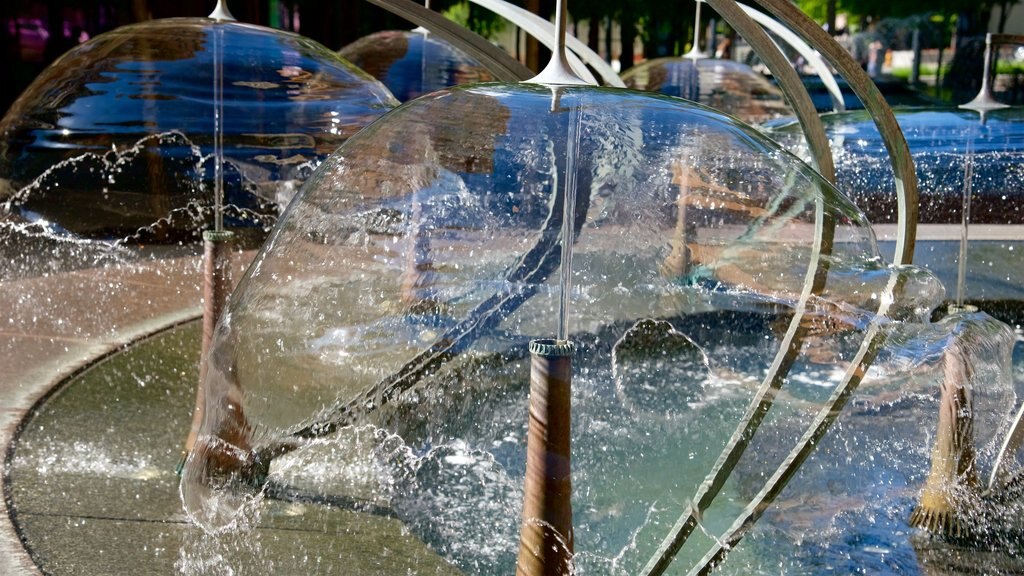 City Creek Center showing a fountain