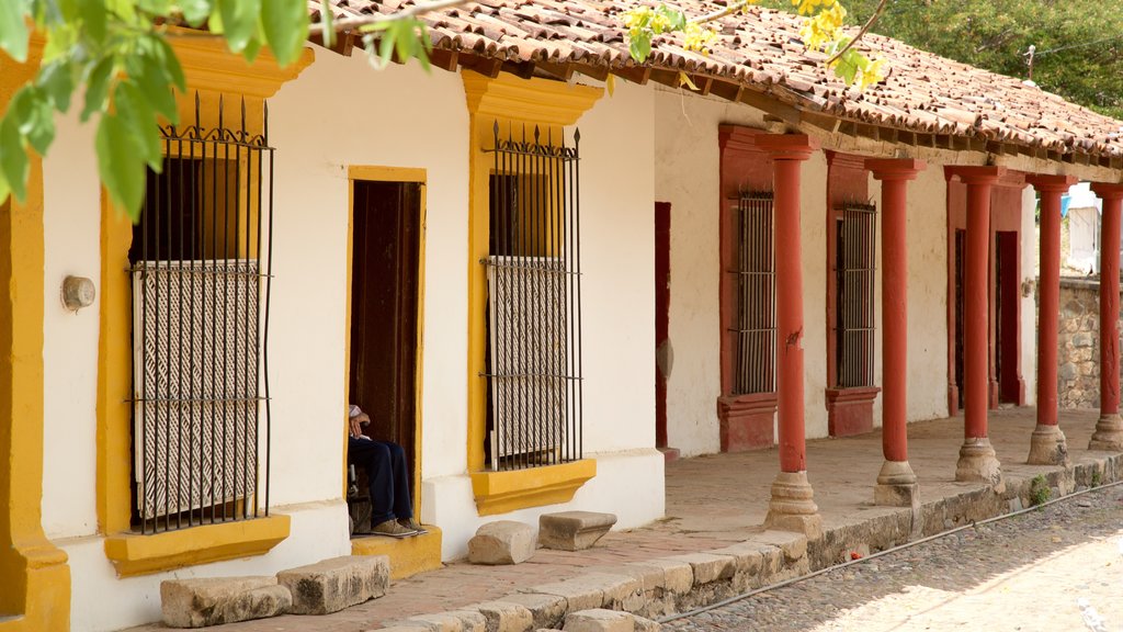 Copala que incluye una pequeña ciudad o aldea