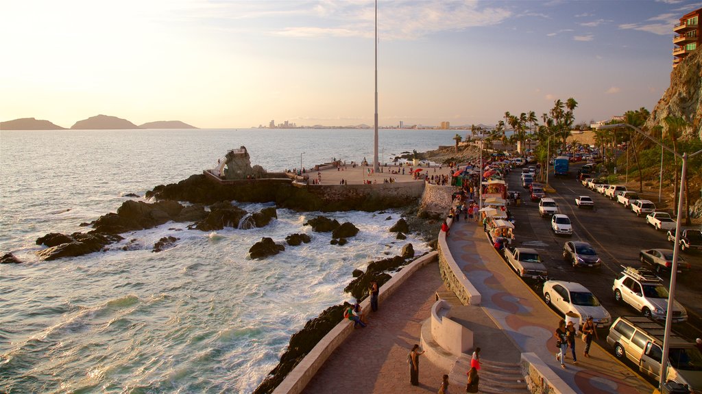 Divers Point featuring rocky coastline