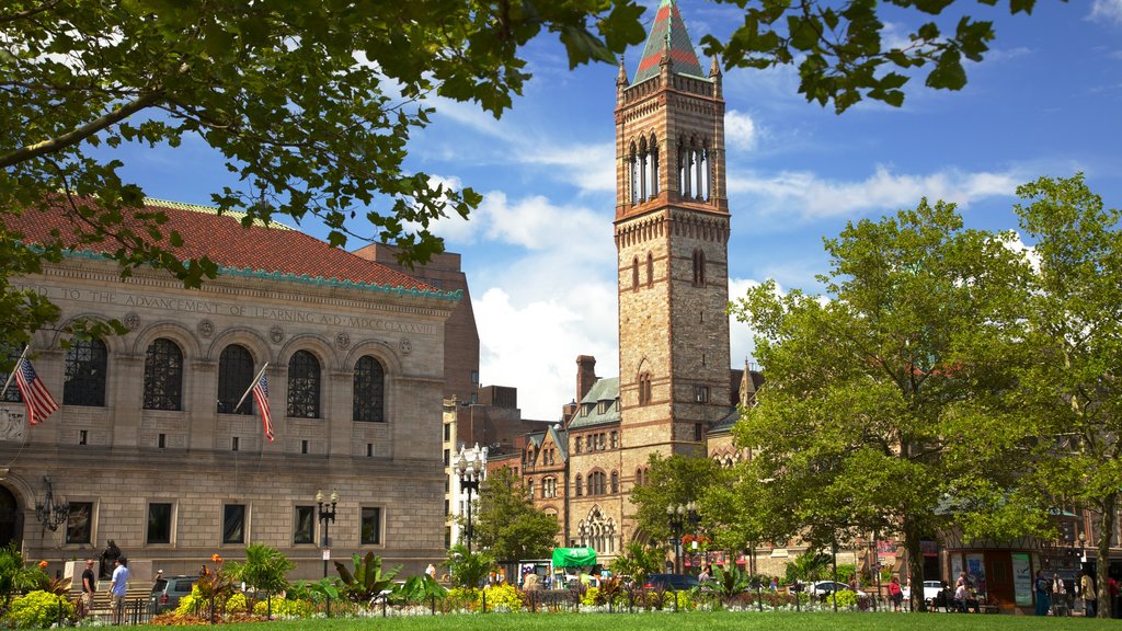 Copley Square fasiliteter samt hage, landskap og historisk arkitektur