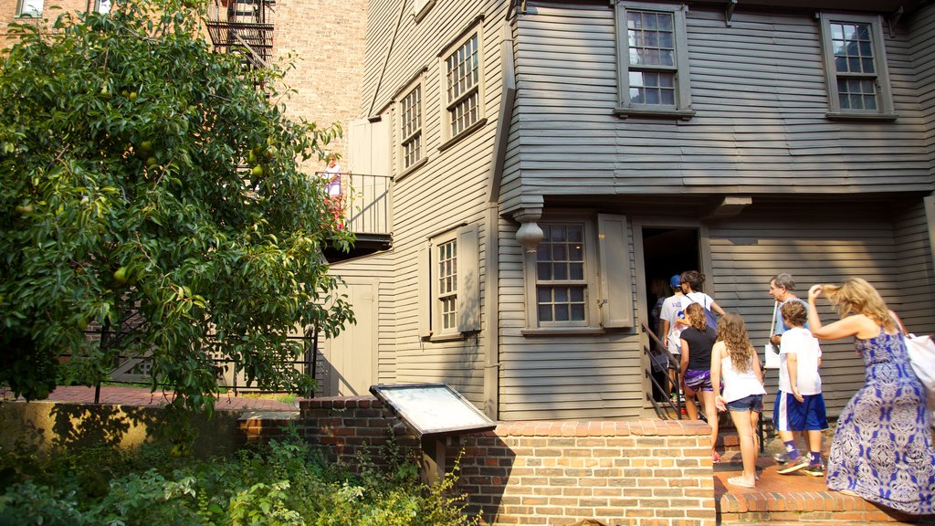 Paul Revere House featuring heritage architecture, a house and a memorial