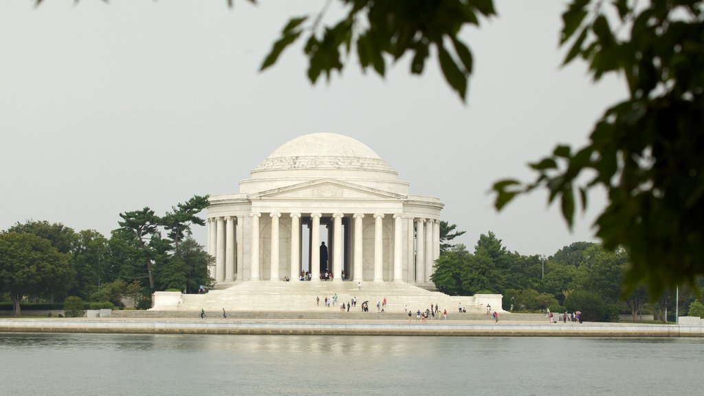 Jefferson Memorial caracterizando um memorial e paisagem