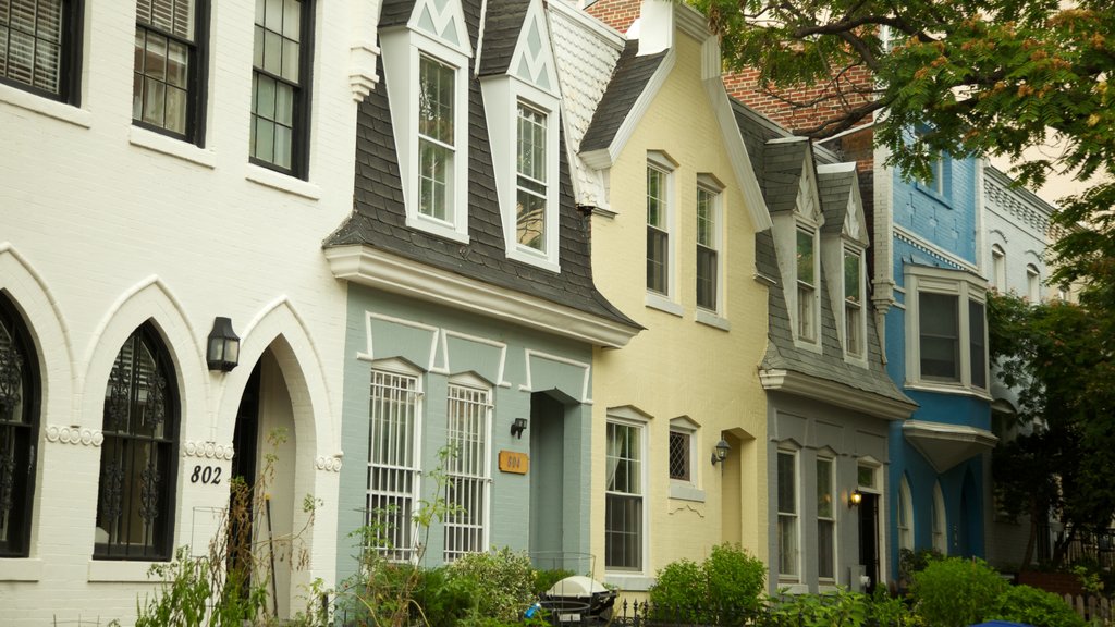 Foggy Bottom showing heritage architecture, a house and a city