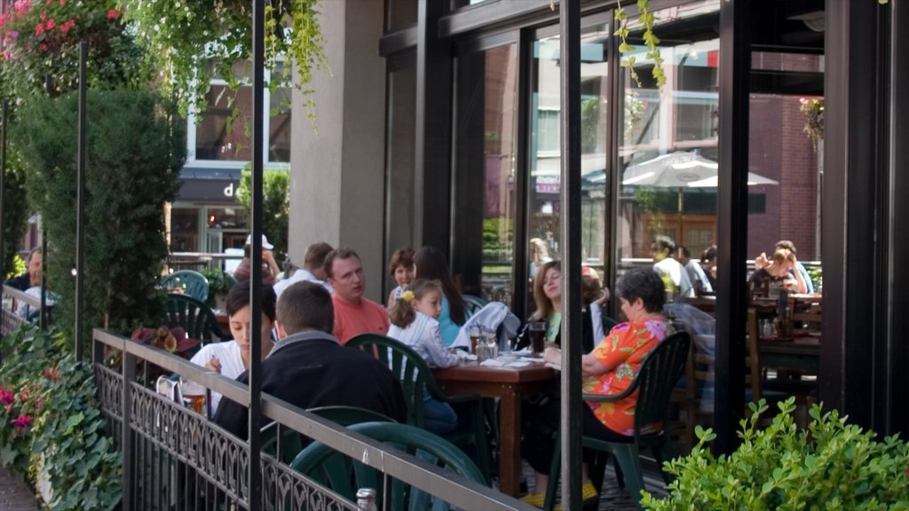 Yaletown mostrando refrescos o bebidas