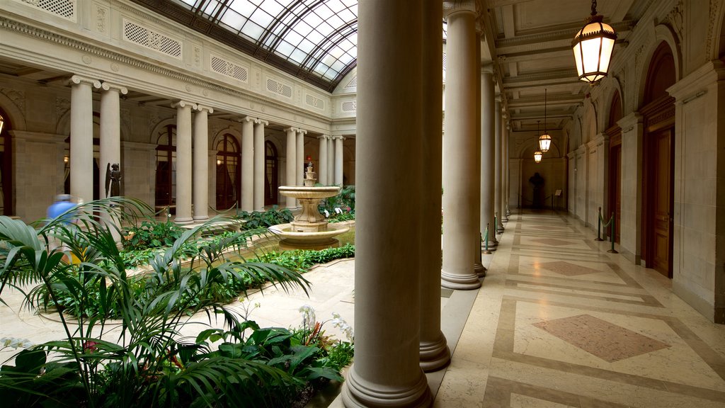 Frick Collection mostrando elementos de patrimônio, vistas internas e uma fonte