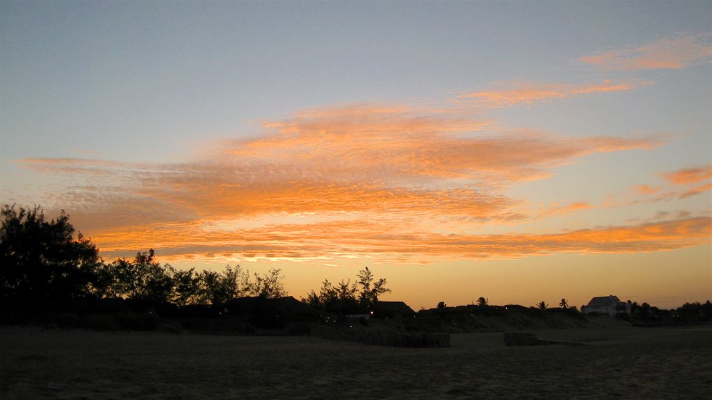 Tofo que inclui um pôr do sol