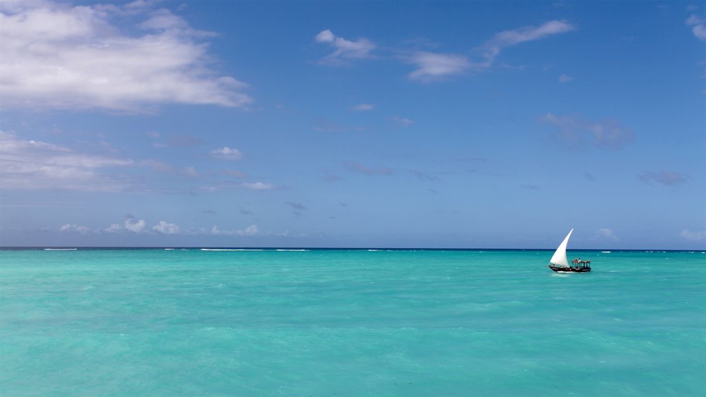 Plage de Nungwi mettant en vedette vues littorales et voile