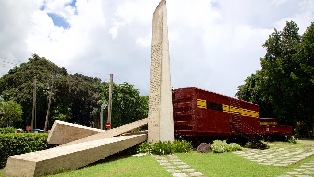 Santa Clara which includes a garden and a monument