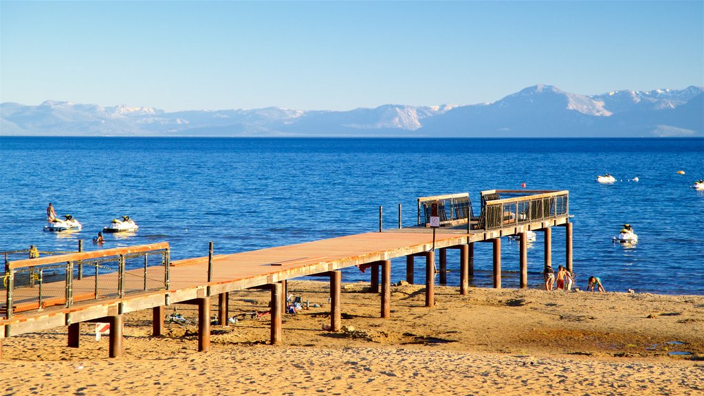 Kings Beach State Recreation Area inclusief een zonsondergang en een strand