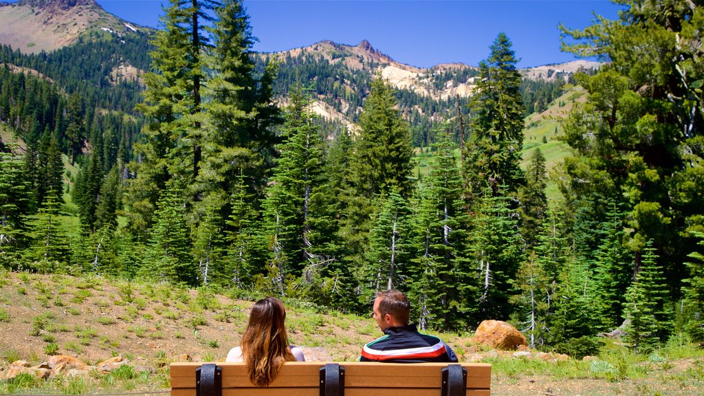 Kohm Yah-mah-nee Visitor Center featuring tranquil scenes as well as a couple