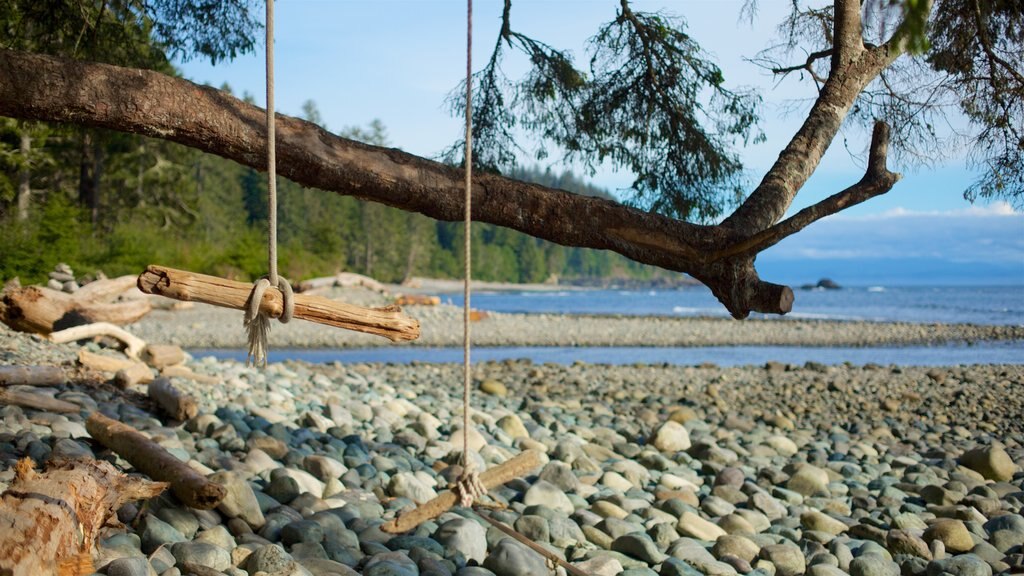 Canadá que inclui uma praia de pedras e paisagens litorâneas