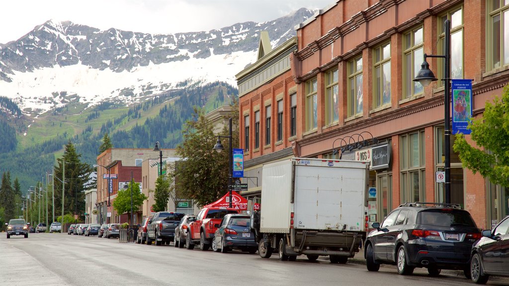 Cranbrook que inclui montanhas e neve