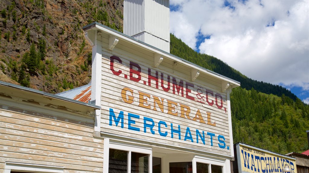 Three Valley Gap Ghost Town featuring signage