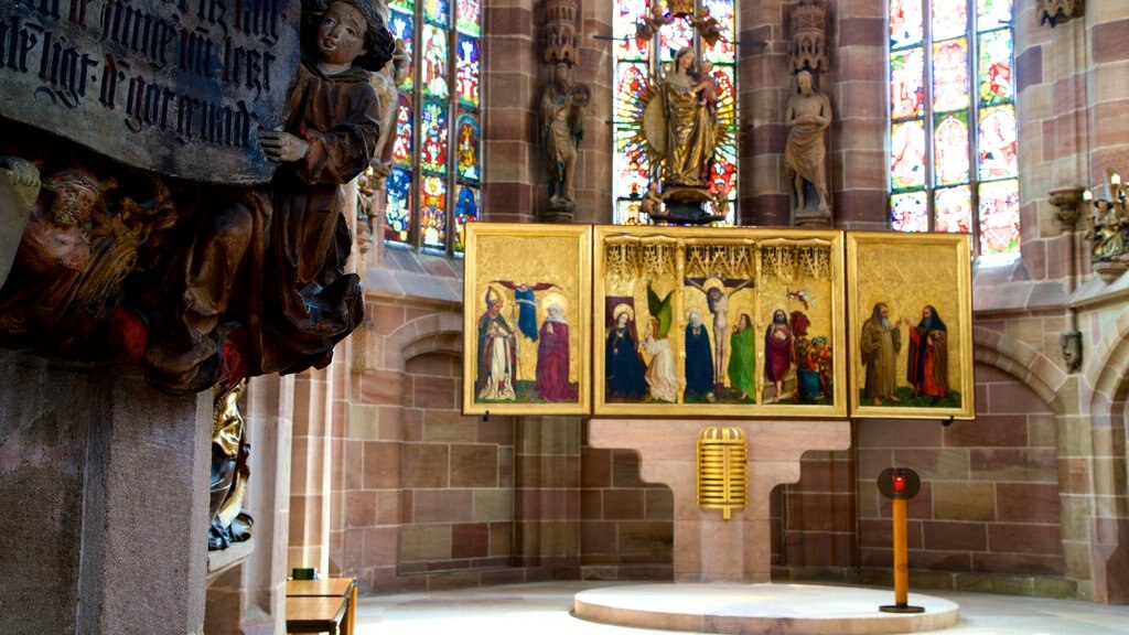 Frauenkirche que incluye elementos del patrimonio, una iglesia o catedral y vistas interiores