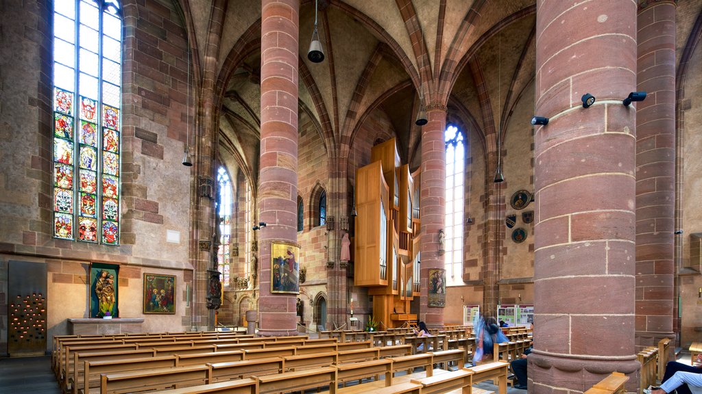 Frauenkirche que incluye elementos del patrimonio, una iglesia o catedral y vistas interiores