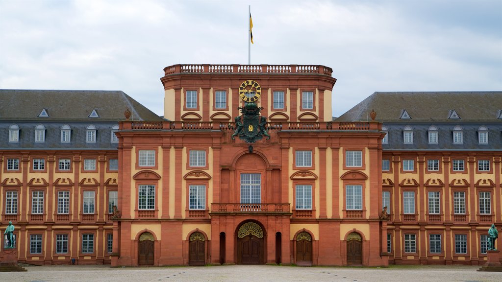 Palacio de Mannheim mostrando elementos del patrimonio