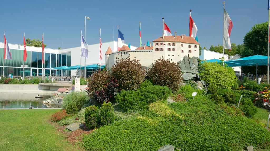 Parc de miniatures Minimundus qui includes un jardin