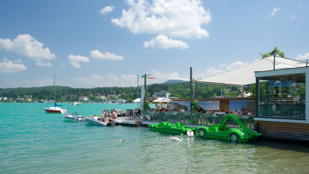 Velden am Wörthersee mostrando una bahía o un puerto