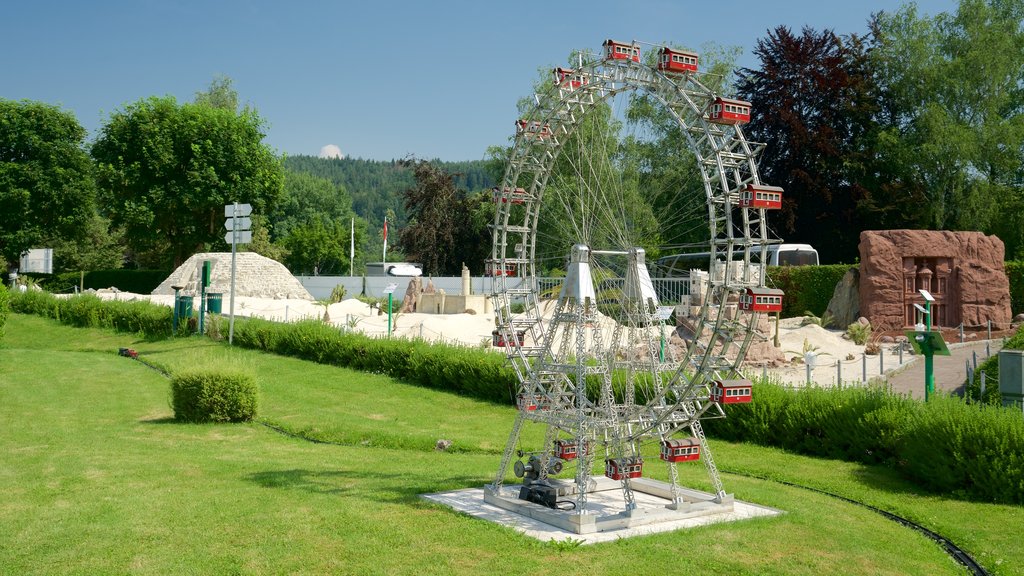 Minimundus caracterizando um jardim e arte ao ar livre