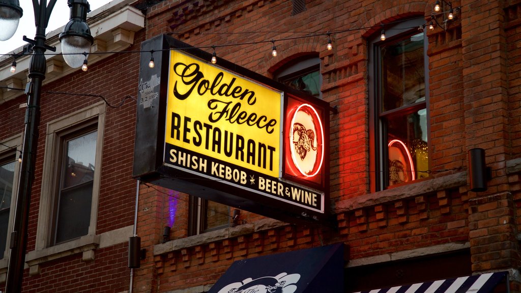 Quartier historique de Greektown montrant signalisation