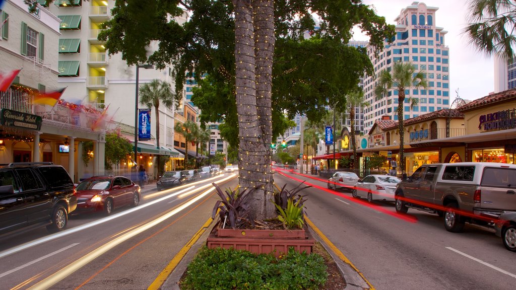 Las Olas Boulevard toont een stad en straten