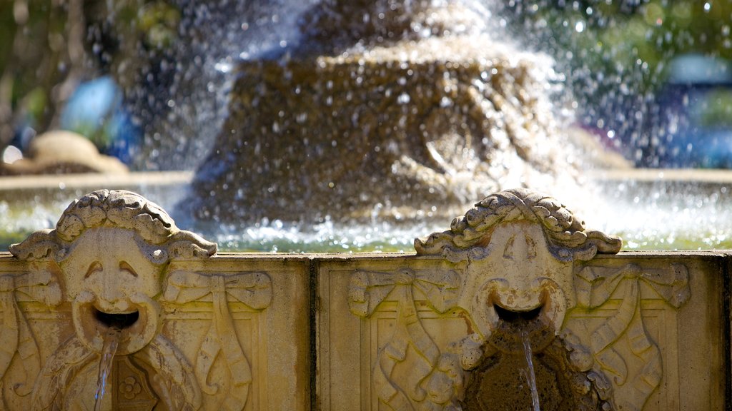 Sausalito which includes a fountain