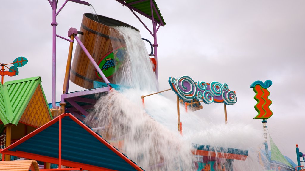 Aquatica caracterizando um parque aquático, passeios e arte ao ar livre