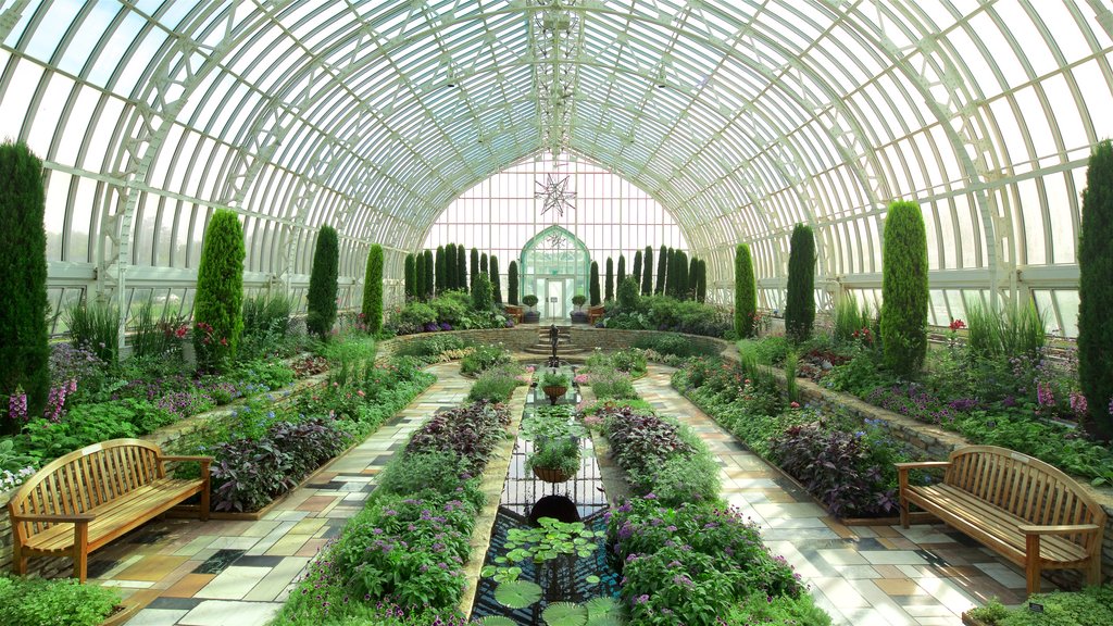 Como Park Zoo and Conservatory featuring interior views and a garden