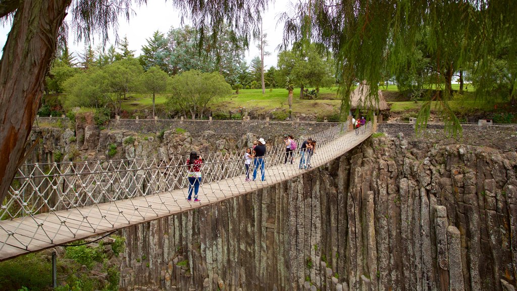 Prismas Basalticos Waterfall