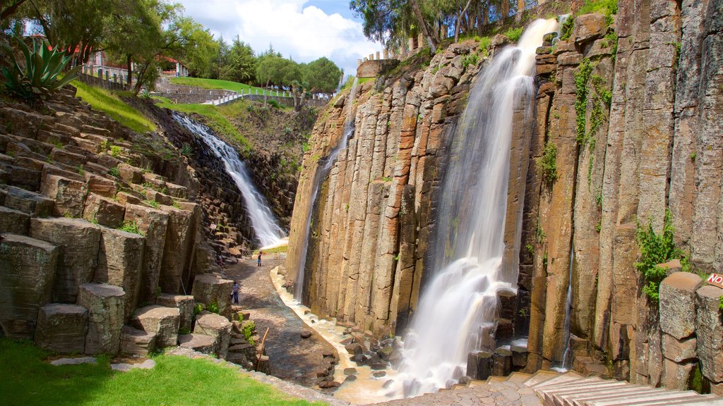 Prismas Basalticos Waterfall