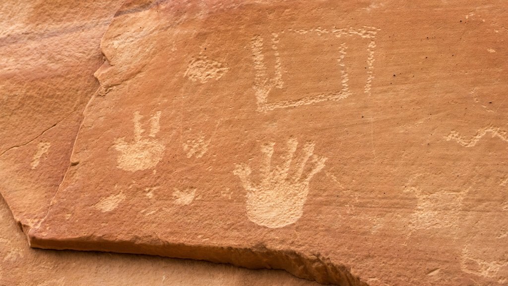 Sendero Petroglyph Point