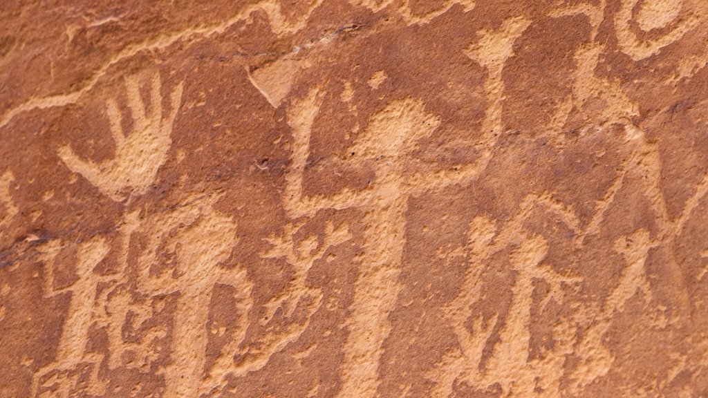 เส้นทางเดินป่า Petroglyph Point