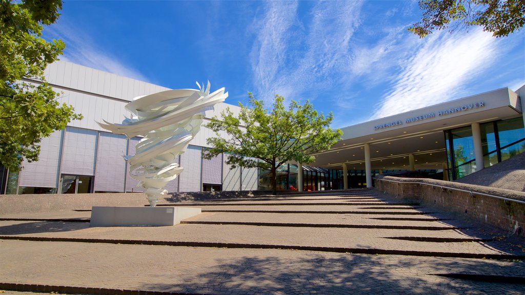 Museo Sprengel, Hannover, Alemania mostrando arte al aire libre