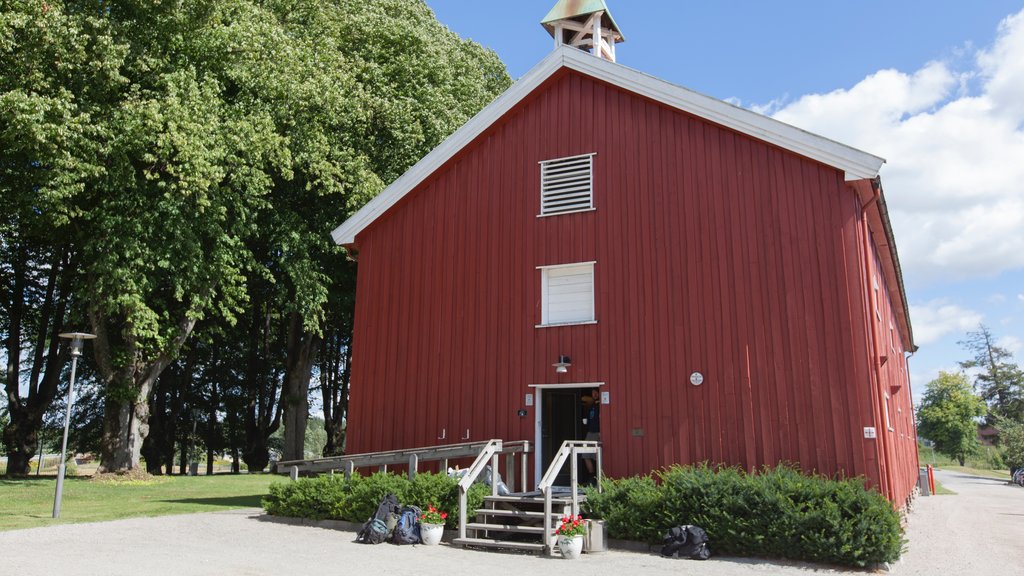 Sarpsborg showing a park