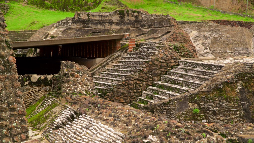 Grande Pirâmide de Cholula que inclui uma ruína