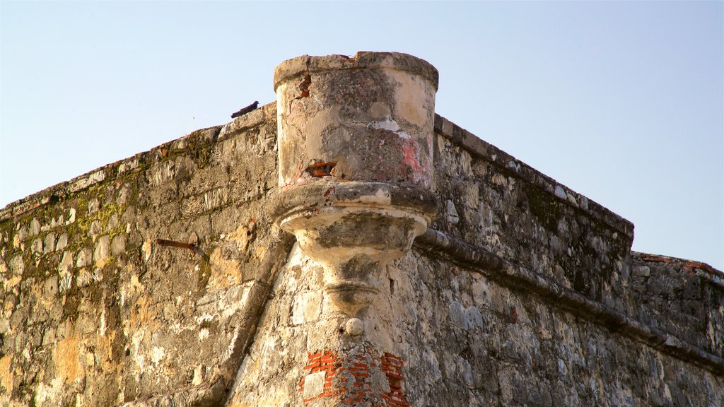 Castillo de San Juan de Ulúa que incluye elementos del patrimonio