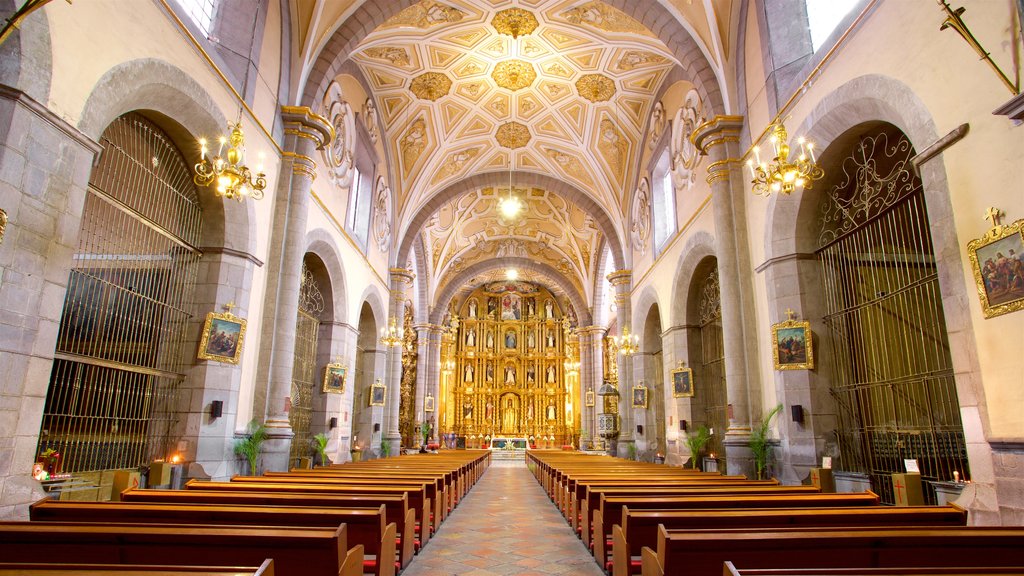 Église Santo Domingo mettant en vedette une église ou une cathédrale, scènes intérieures et éléments du patrimoine