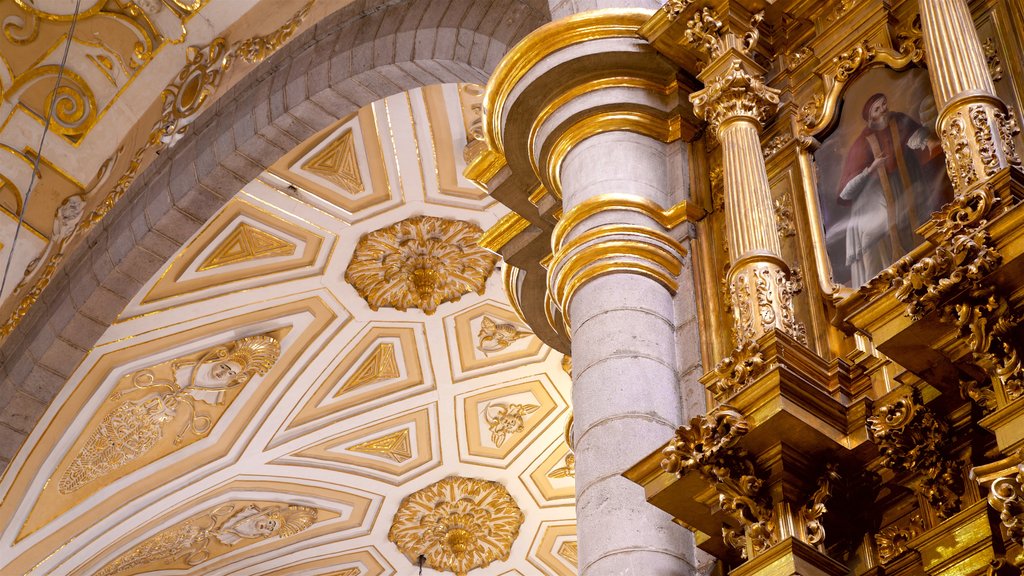 Santo Domingo Church showing interior views, heritage elements and religious elements