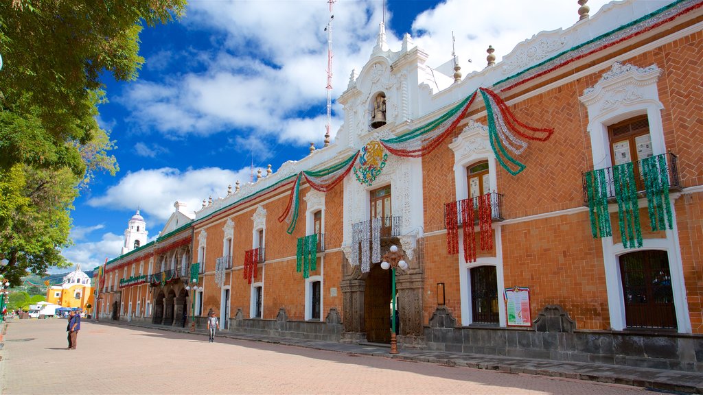 Government Palace showing a square or plaza