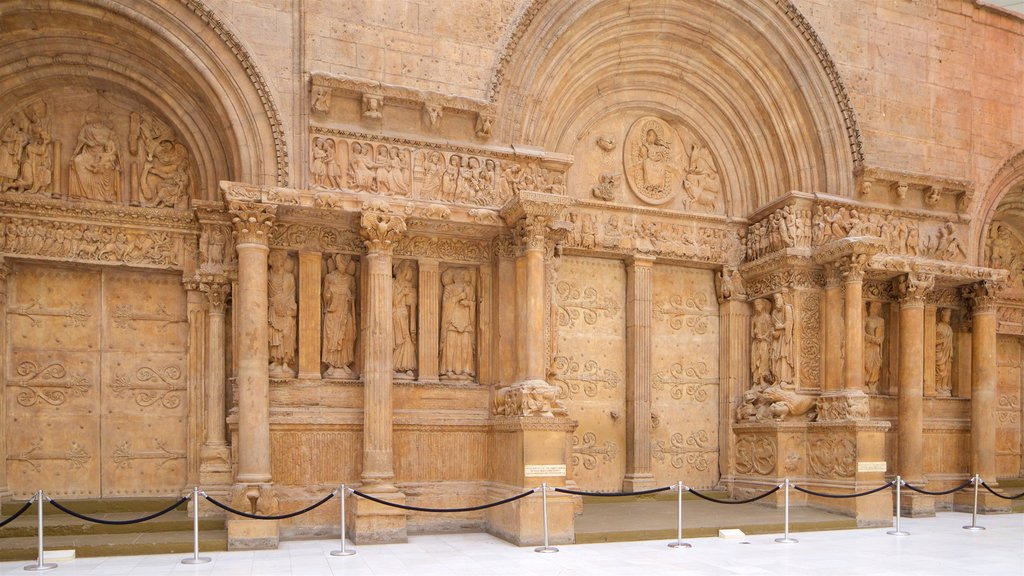 Carnegie Museum of Art showing interior views and heritage elements