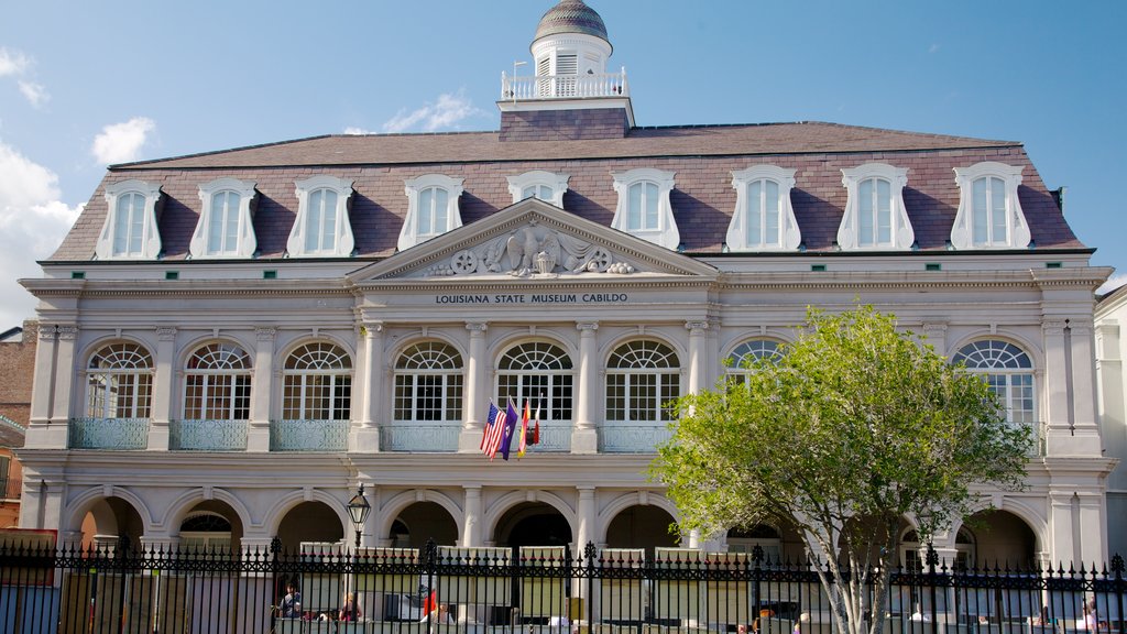 Cabildo showing heritage architecture