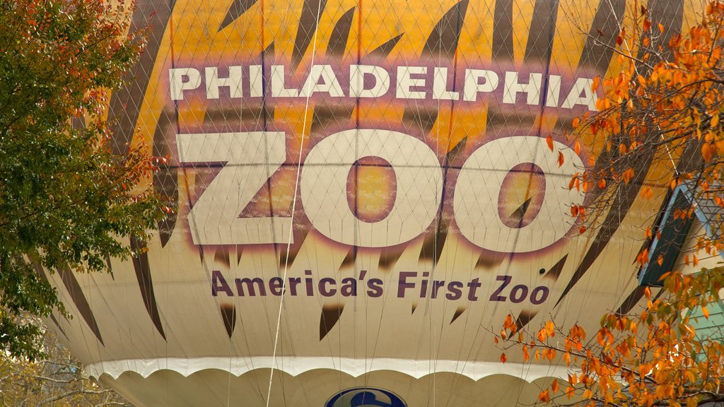 Philadelphia Zoo mostrando señalización y animales del zoológico