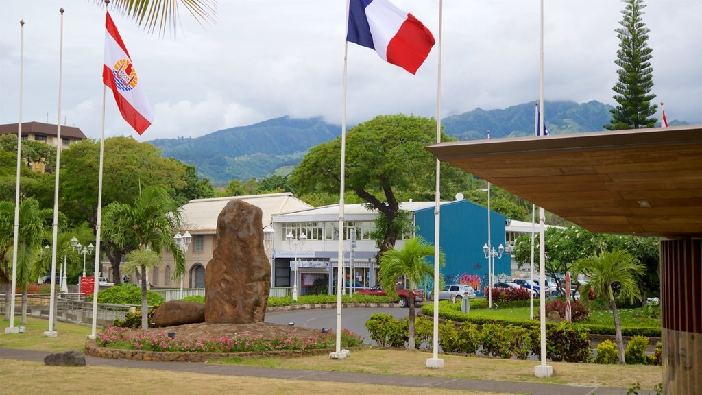 Place Jacques Chirac que inclui um jardim