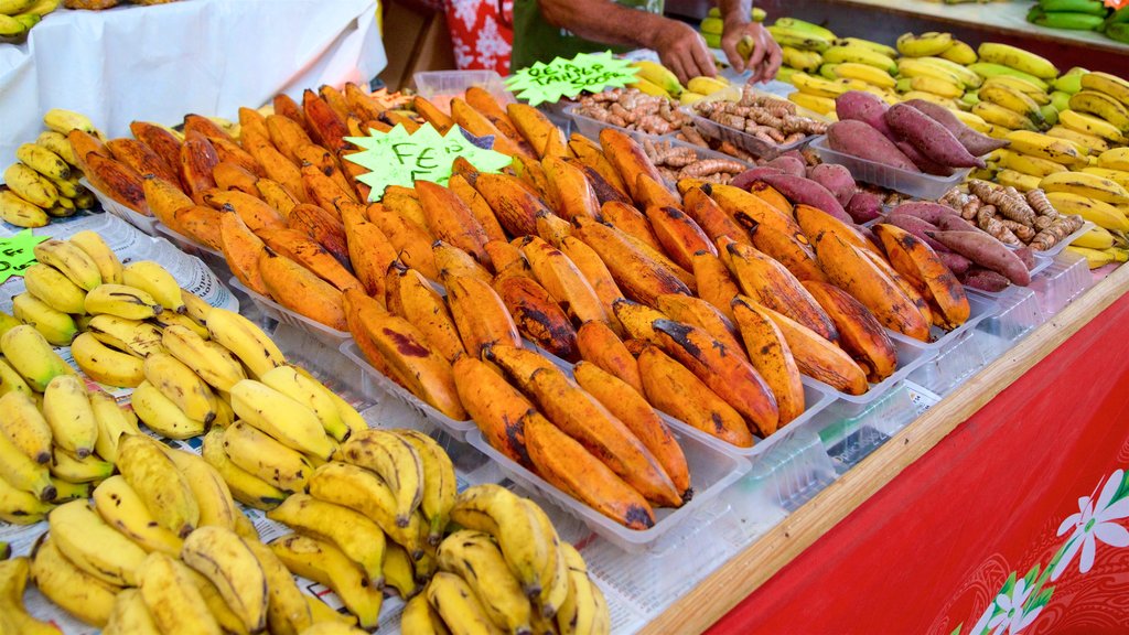 Papeete Market which includes markets and food