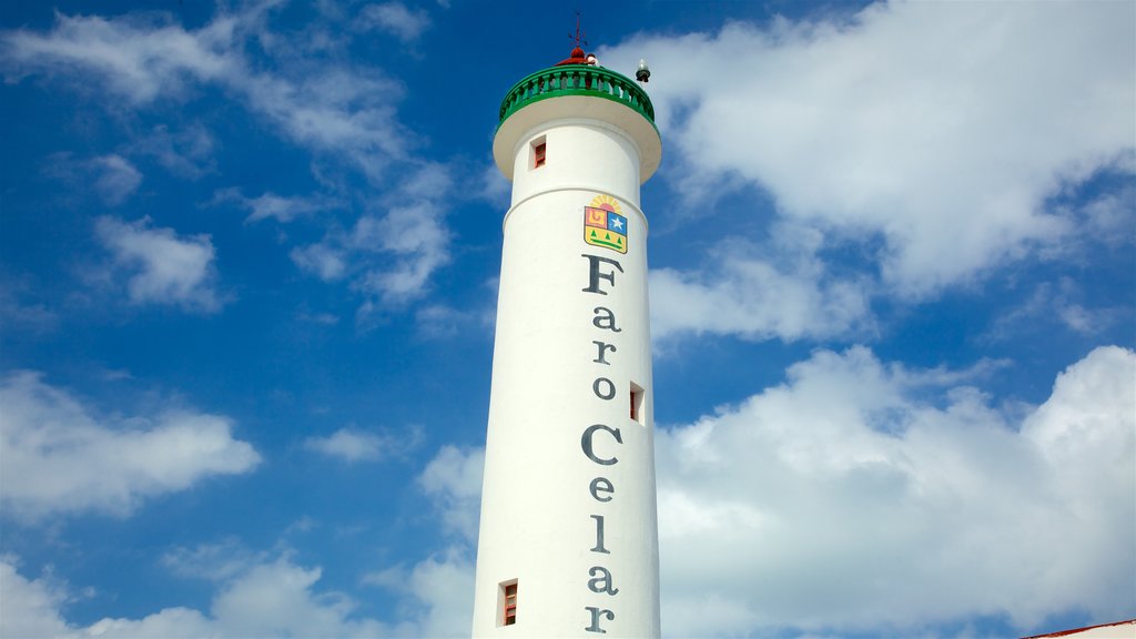 Parque ecológico Punta Sur mostrando um farol