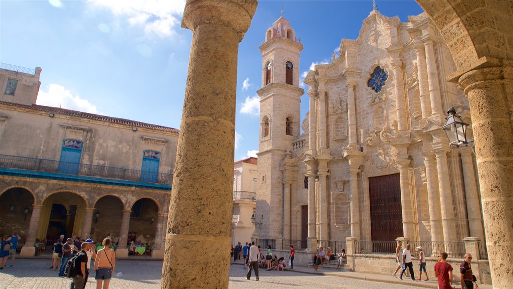 Havana Cathedral showing a square or plaza, heritage architecture and a church or cathedral